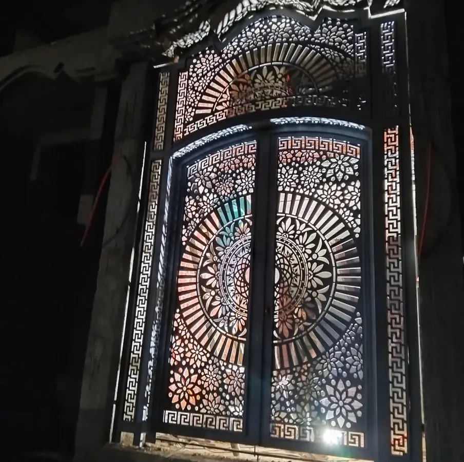 مؤسسه الحريه لجميع اعمال الحداده
